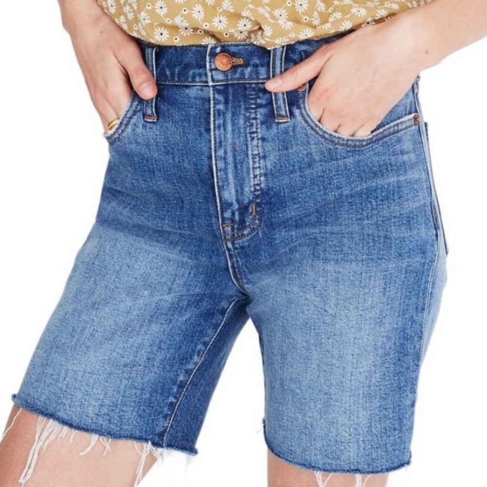 Madewell High-rise Mid-length Denim Short. Size 32